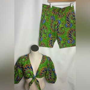 Fashion Vibrant Green and Blue Paisley crop top & short Set
Medium